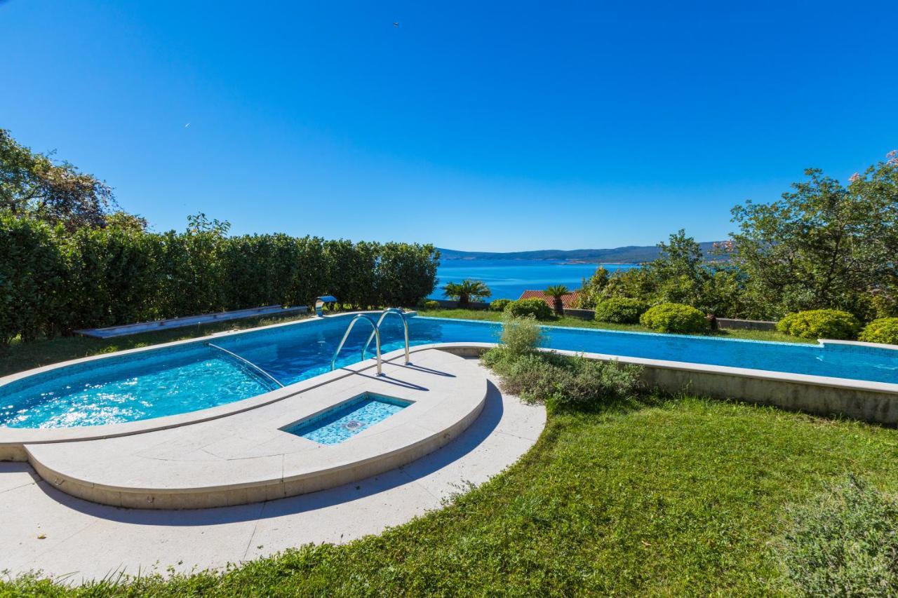 Holiday Home Villa Lion'S House ツリクヴェニツァ エクステリア 写真