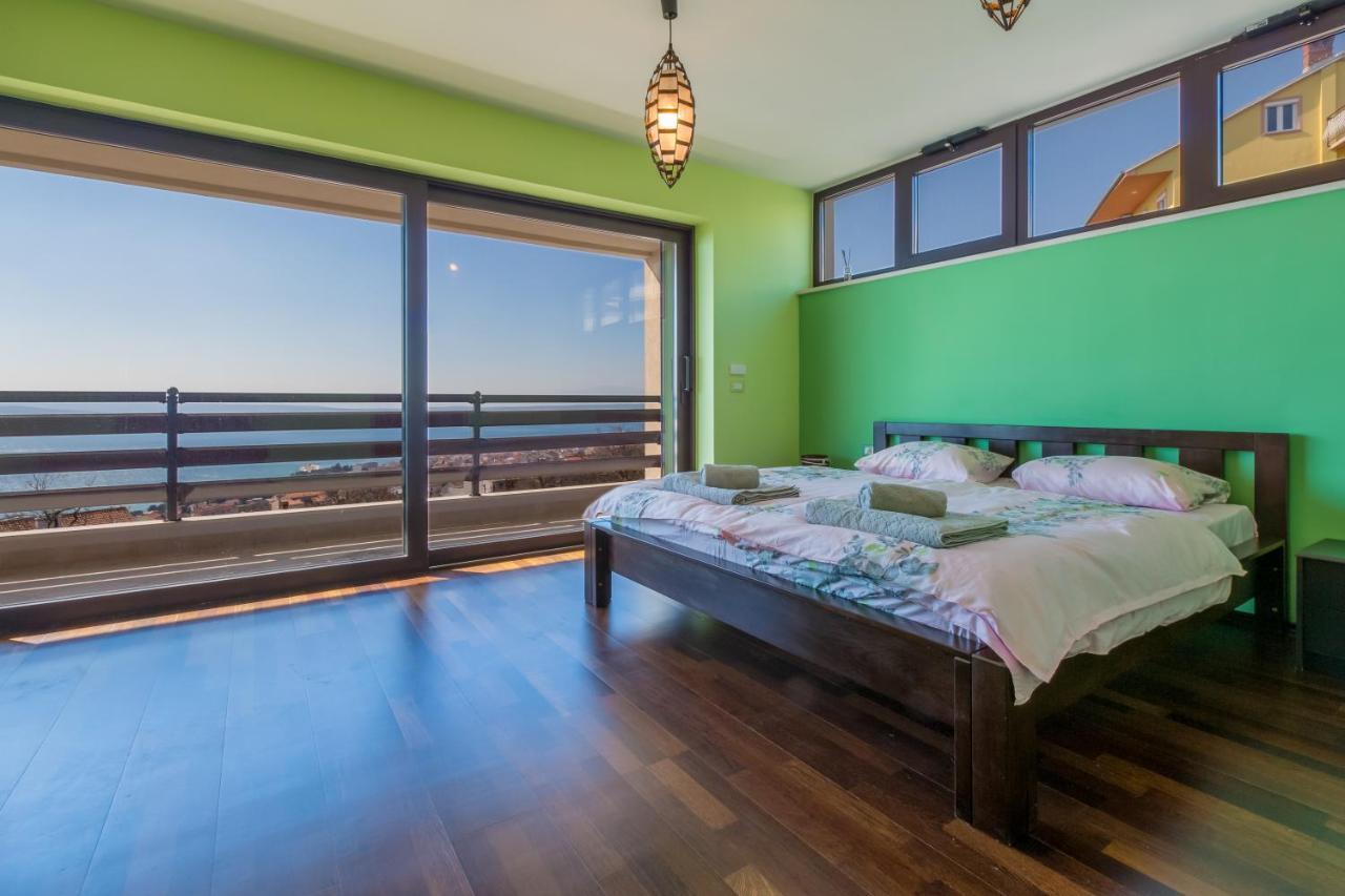 Holiday Home Villa Lion'S House ツリクヴェニツァ エクステリア 写真