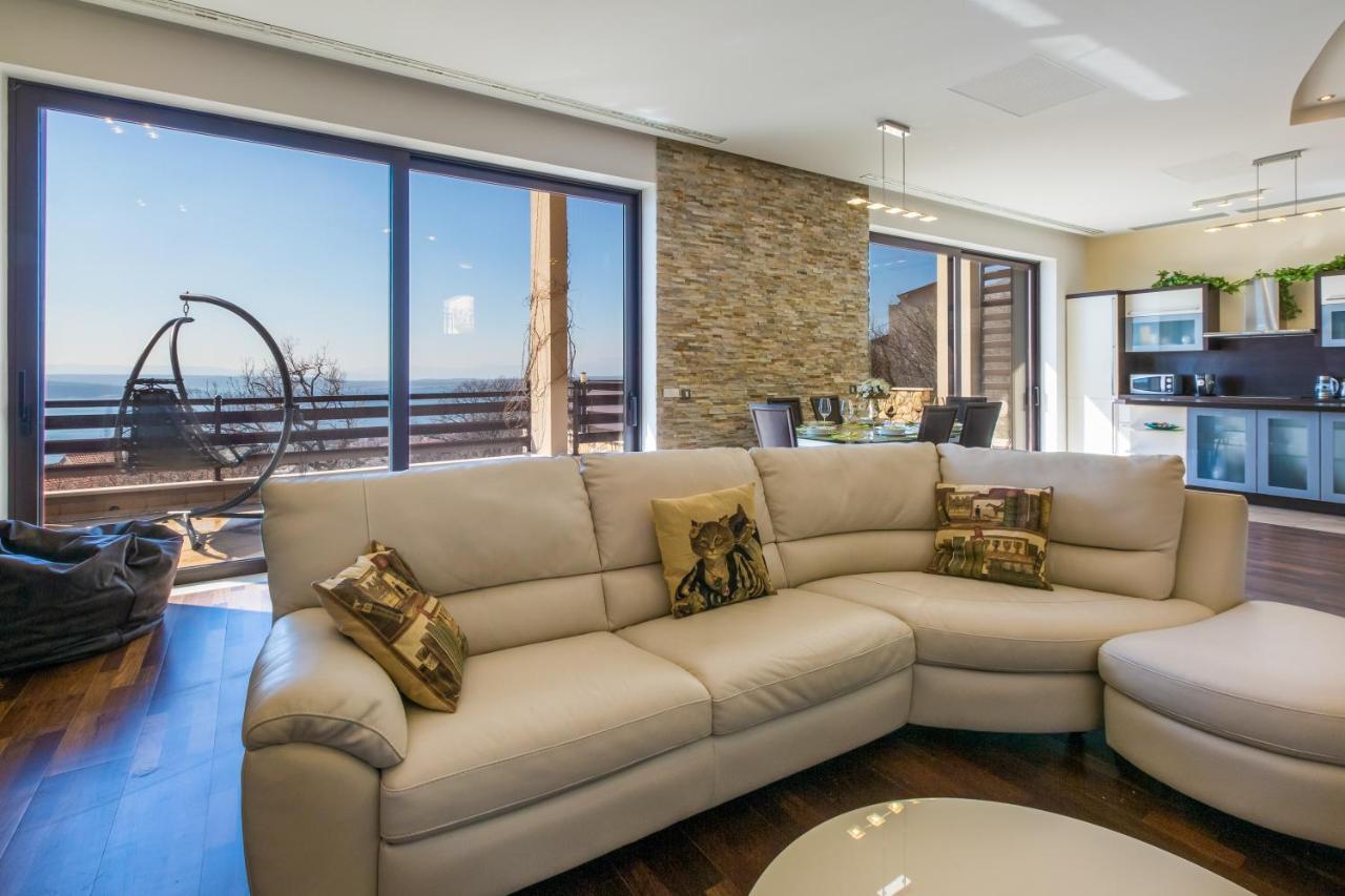 Holiday Home Villa Lion'S House ツリクヴェニツァ エクステリア 写真